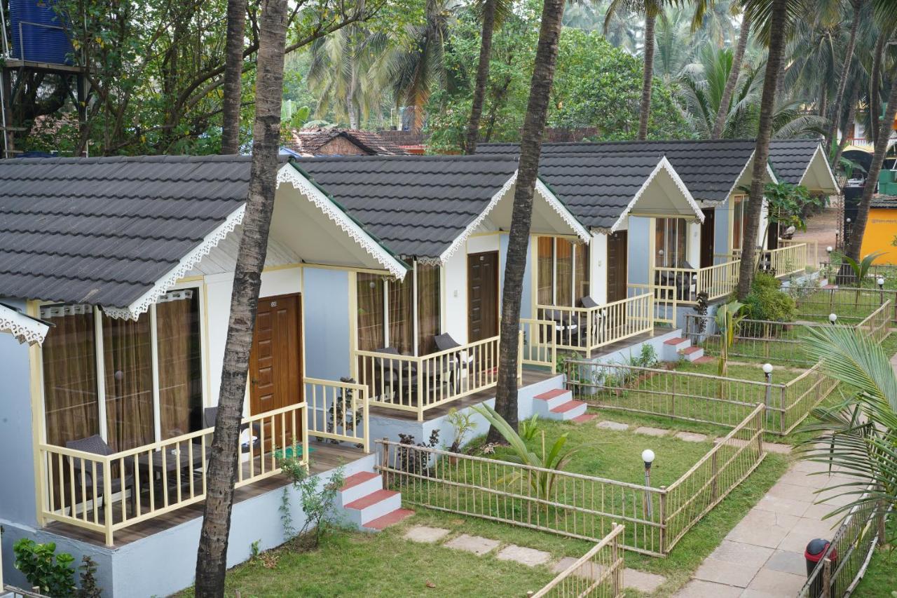 Sunset & Waves Resort,